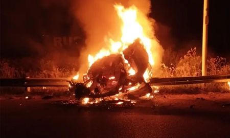 El auto quedó calcinado. Cuatro personas murieron tras el accidente en la ruta 14, en Chajarí, Entre Ríos. El auto quedó calcinado. Cuatro personas murieron tras el accidente en la ruta 14, en Chajarí, Entre Ríos.