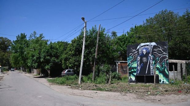 El santuario de San La Muerte en barrio Gráfico de Rosario, a pocos metros del lugar donde se produjo el doble homicidio. Crédito Foto: gentileza Marcelo Manera, diario La Nación.