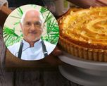 El descanso prolongado de la masa en frío evita que el gluten se active, permitiendo obtener una base quebradiza y delicada que soporta el peso del relleno. El descanso prolongado de la masa en frío evita que el gluten se active, permitiendo obtener una base quebradiza y delicada que soporta el peso del relleno.