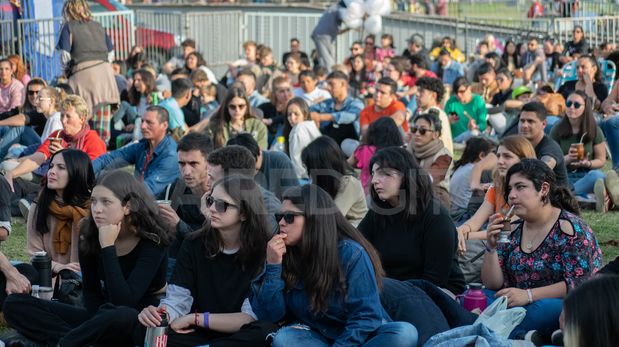 Aire de Santa Fe | Las imágenes del festival de música por el Día Internacional de la Juventud en Santa Fe portada