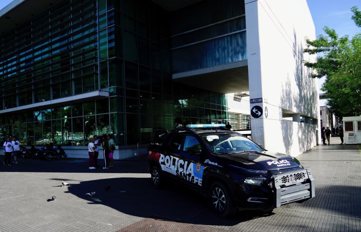 La fuerte custodia en el HECA cuando estuvo internado Dylan Cantero tras ser baleado.