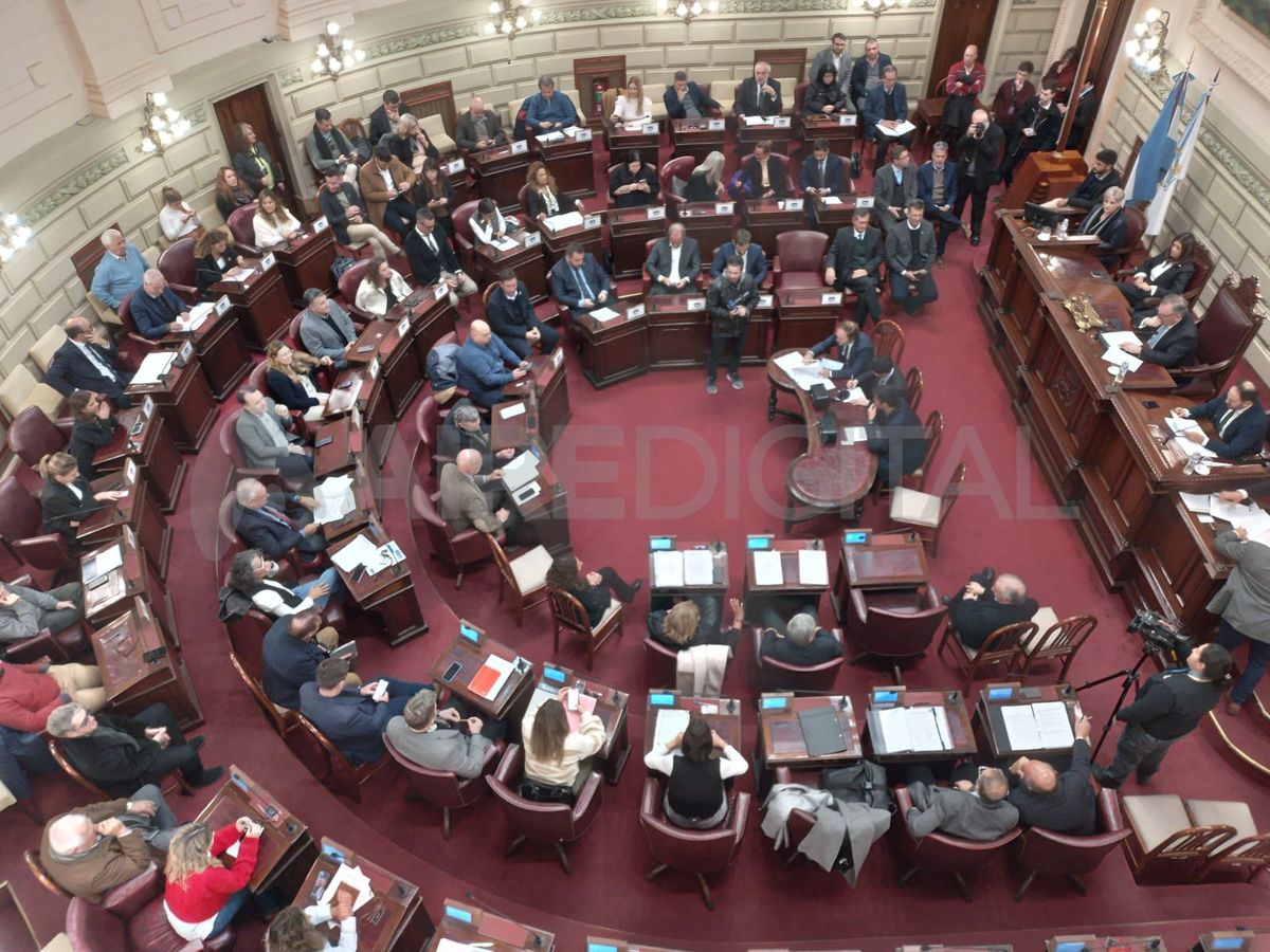 La Asamblea Legislativa fue convocada para las 13 en la Cámara de Diputados. 