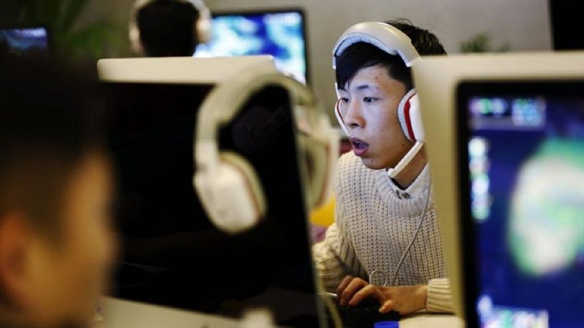 China les prohibió a los menores juegar online más de una hora