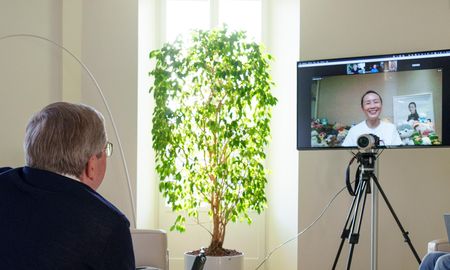 la china peng shuai mantiene una videollamada con el presidente del coi la china peng shuai mantiene una videollamada con el presidente del coi
