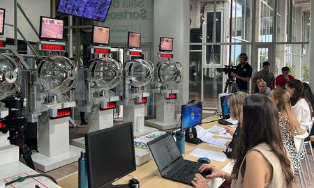 El sorteo se realiza en la sede de Lotería de Santa Fe. El sorteo se realiza en la sede de Lotería de Santa Fe.
