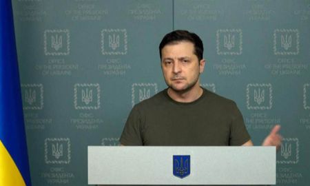 El presidente de Ucrania, Volodymyr Zelensky, aguarda expectante los resultados de las negociaciones con Rusia. El presidente de Ucrania, Volodymyr Zelensky, aguarda expectante los resultados de las negociaciones con Rusia.