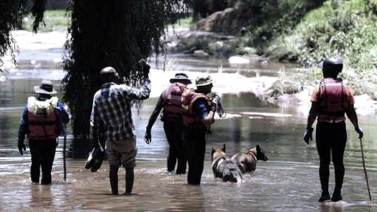 Al menos 14 muertos en Sudáfrica por la repentina crecida de un río.