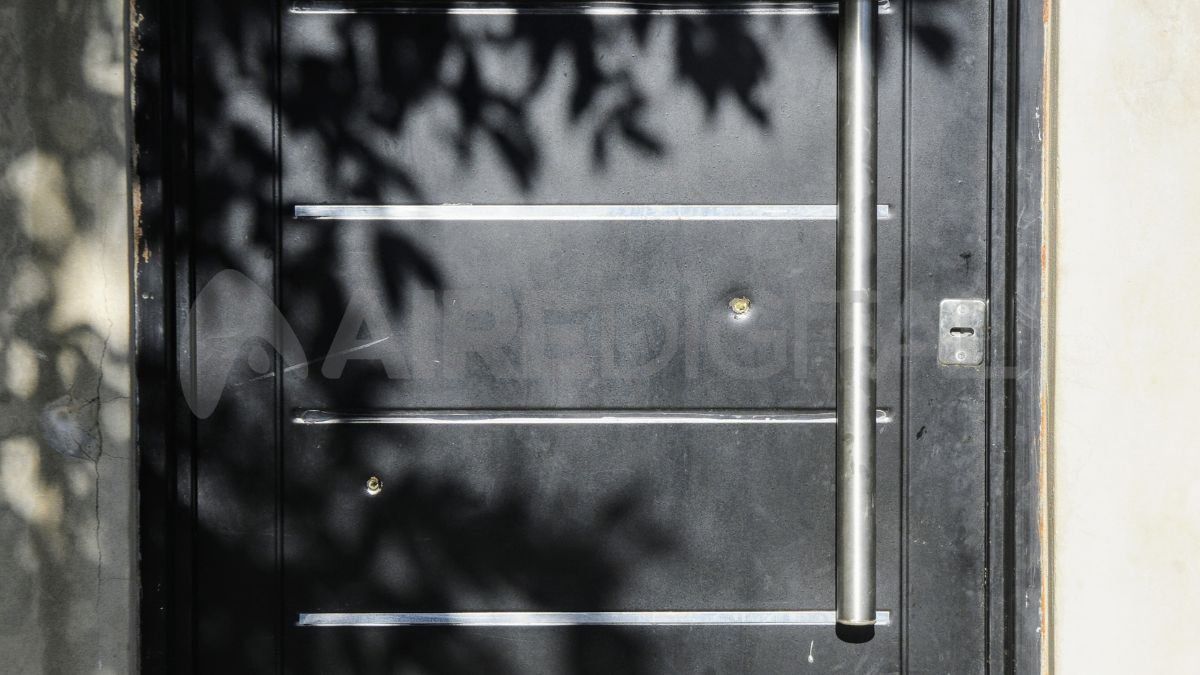La nena fue trasladada al Hospital Eva Perón de Granadero Baigorria, donde fue asistida por la herida de bala. La nena fue trasladada al Hospital Eva Perón de Granadero Baigorria, donde fue asistida por la herida de bala.