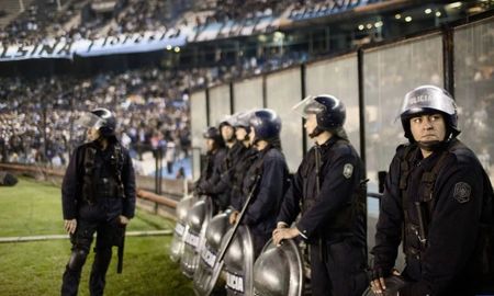 Fuerte operativo de seguridad para Racing vs Colo Colo que tendrá solo público local Fuerte operativo de seguridad para Racing vs Colo Colo que tendrá solo público local