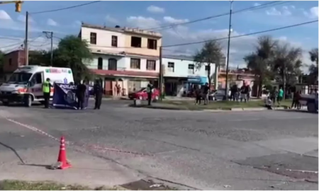 Una nena de 4 años que viajaba con su papá murió al abrirse la puerta y caer del auto Una nena de 4 años que viajaba con su papá murió al abrirse la puerta y caer del auto