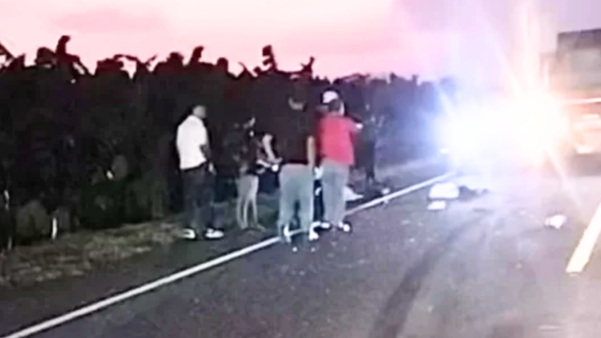 Los tres integrantes de una familia de Colombia murieron en un trágico accidente entre moto y un camión en una ruta que conecta a las localidades colombianas de Turbo con Apartadó.  