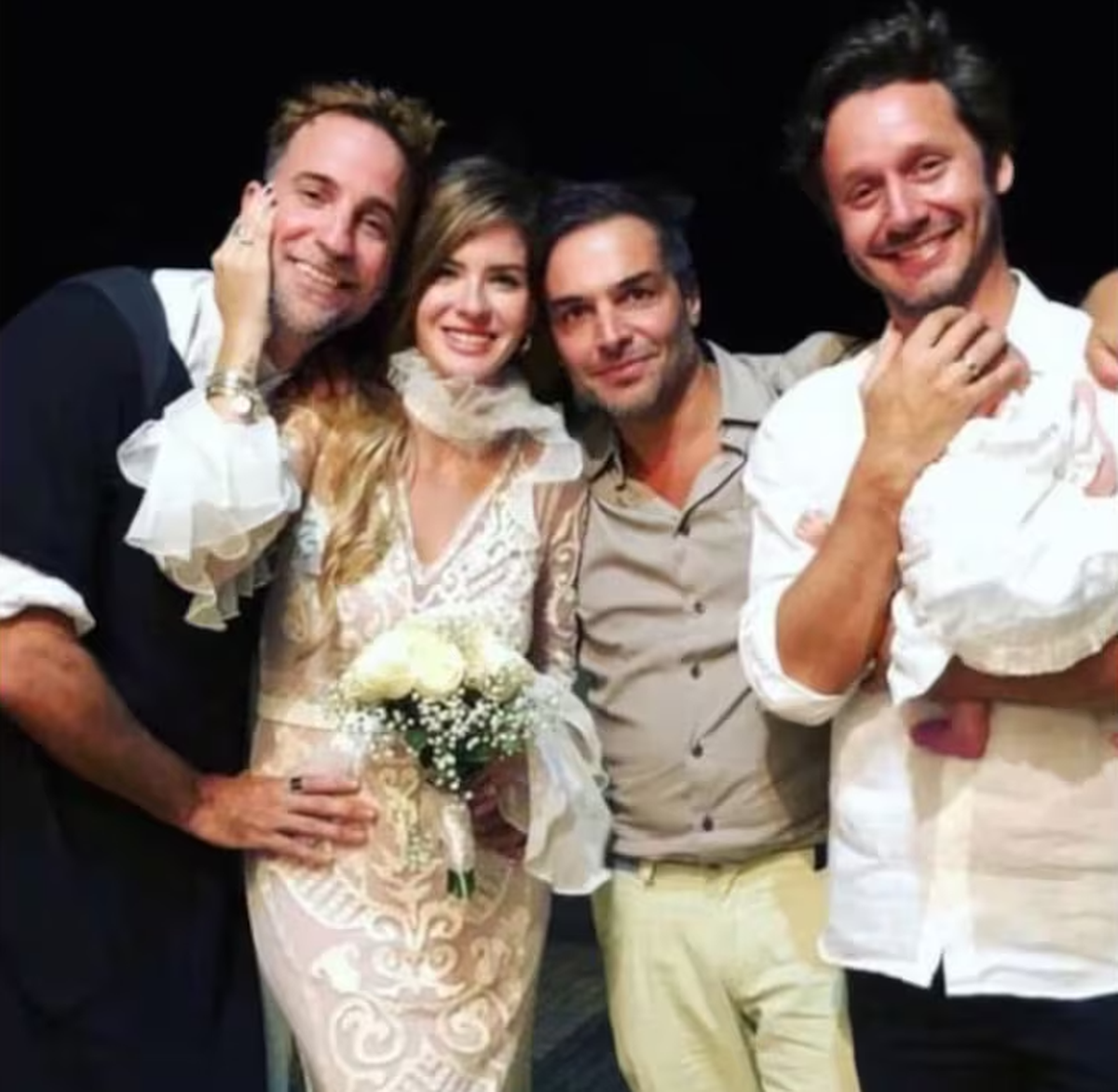 La China Suárez se habría casado de manera espontánea con Benjamín Vicuña durante el bautismo de Magnolia. La China Suárez se habría casado de manera espontánea con Benjamín Vicuña durante el bautismo de Magnolia.