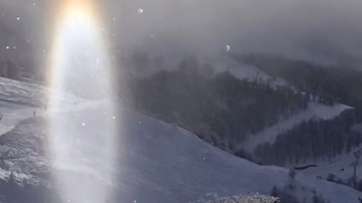 Un misterioso círculo luminoso apareció en el cielo de Bariloche y muchos creen que es un portal al más allá
