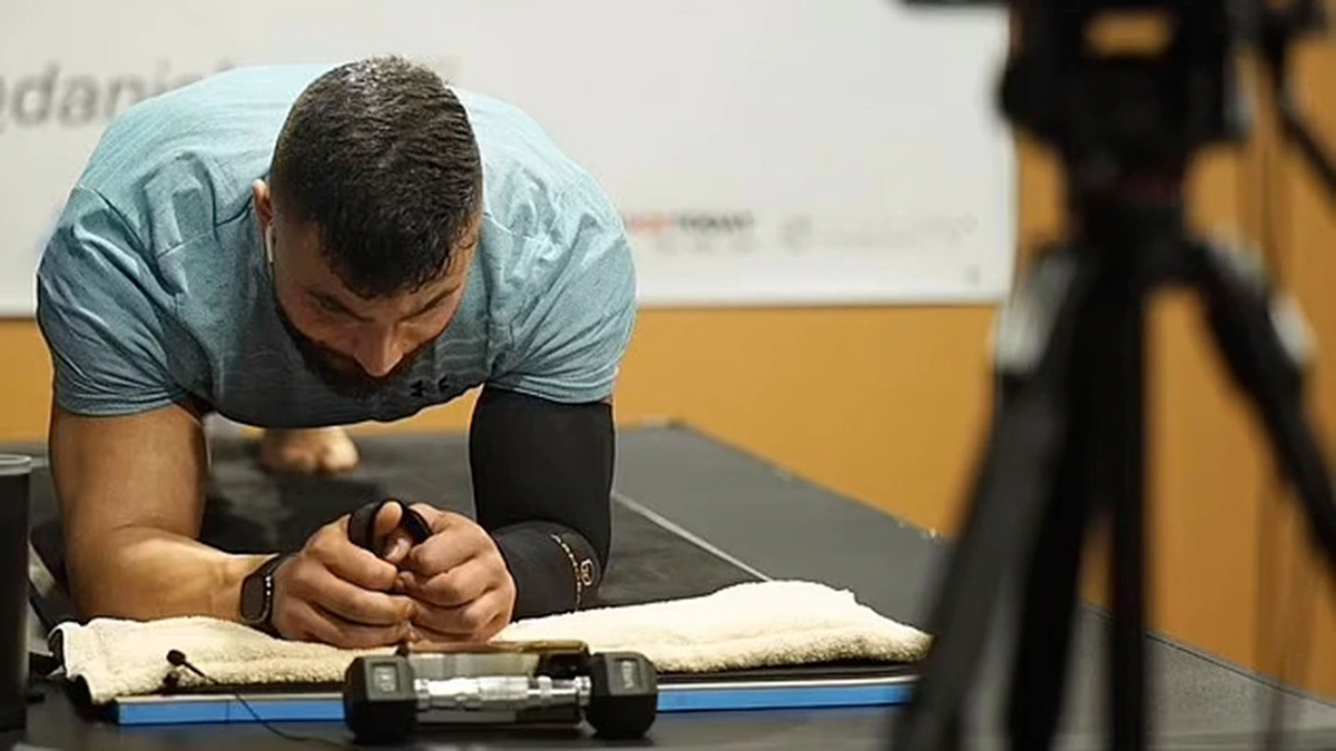 El duro entrenamiento del joven.