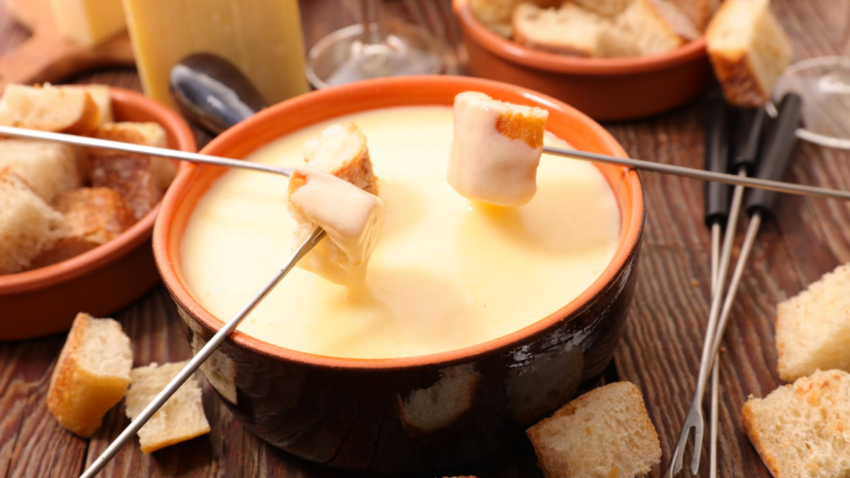Cómo hacer la mejor fondue de queso: la receta rápida y rica para preparar en casa