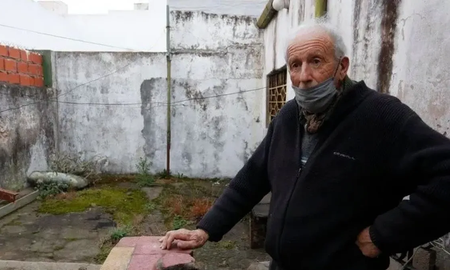 Brutal ataque a un jubilado en La Plata: un delincuente le arrancó tres dientes a los golpes y se llevó sus ahorros Brutal ataque a un jubilado en La Plata: un delincuente le arrancó tres dientes a los golpes y se llevó sus ahorros