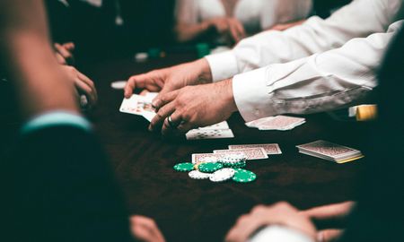 Los detalles del póker, uno de los juegos de mesas más reconocidos del mundo. Source: pexels.com Los detalles del póker, uno de los juegos de mesas más reconocidos del mundo. Source: pexels.com