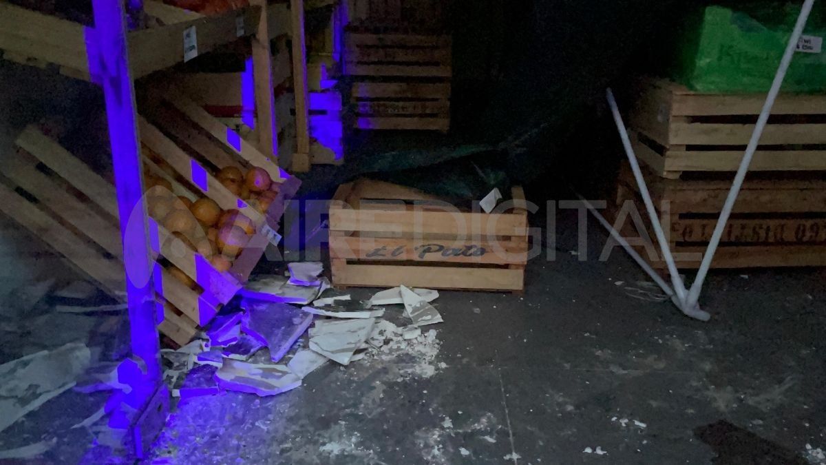 Pasadas las 4.10 se generó el incendio en la verdulería. Pasadas las 4.10 se generó el incendio en la verdulería.