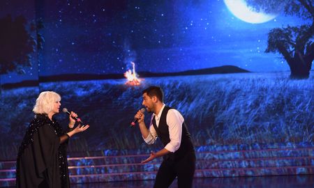 La participante les dedicó una canción de Abel Pintos a los maestros La participante les dedicó una canción de Abel Pintos a los maestros