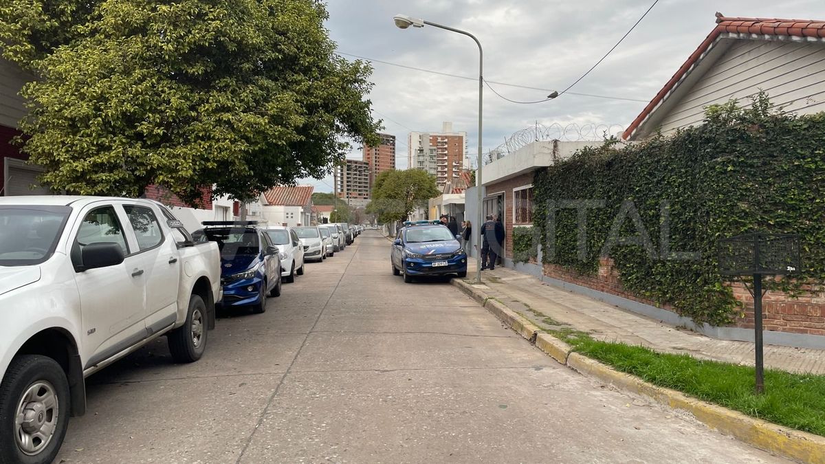 En el lugar se hizo presente personal policial y agentes de la Agencia de Investigación Criminal (AIC)