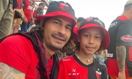 Jugó en Colón, se retiró en Unión y casi va preso por el nombre que le puso su papá: Decile... Jugó en Colón, se retiró en Unión y casi va preso por el nombre que le puso su papá: Decile...