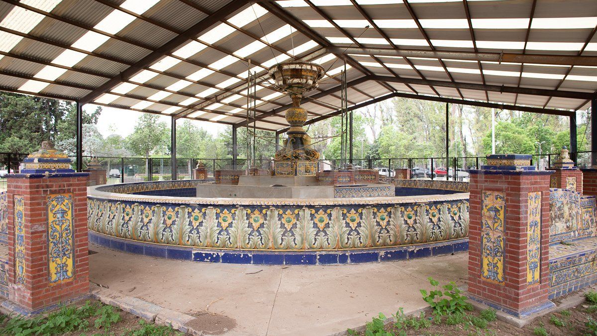 Las fuentes del parque son parte del patrimonio arquitectónico de Rosario.