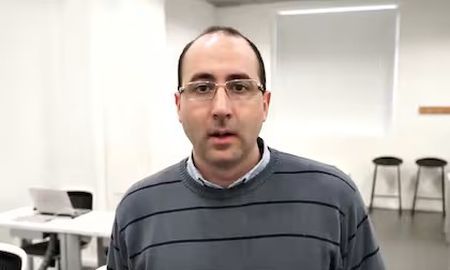 Fernando Cerimedo declaró en la justicia que Diego Spagnuolo le confirmó que las droguerías aportaban una coima del 8 por ciento sobre lo que facturaban. Fernando Cerimedo declaró en la justicia que Diego Spagnuolo le confirmó que las droguerías aportaban una coima del 8 por ciento sobre lo que facturaban.