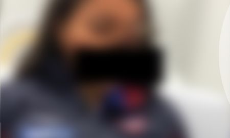 Una mujer fue víctima de un robo brutal en la ciudad de Cartagena, Colombia, terminó con un cuchillo en la cara y sin poder mover los dedos de la mano. Una mujer fue víctima de un robo brutal en la ciudad de Cartagena, Colombia, terminó con un cuchillo en la cara y sin poder mover los dedos de la mano.