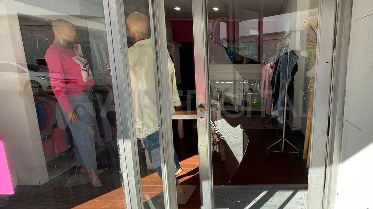 El local está ubicado sobre calle Salta entre 9 de Julio y 1 de Mayo﻿