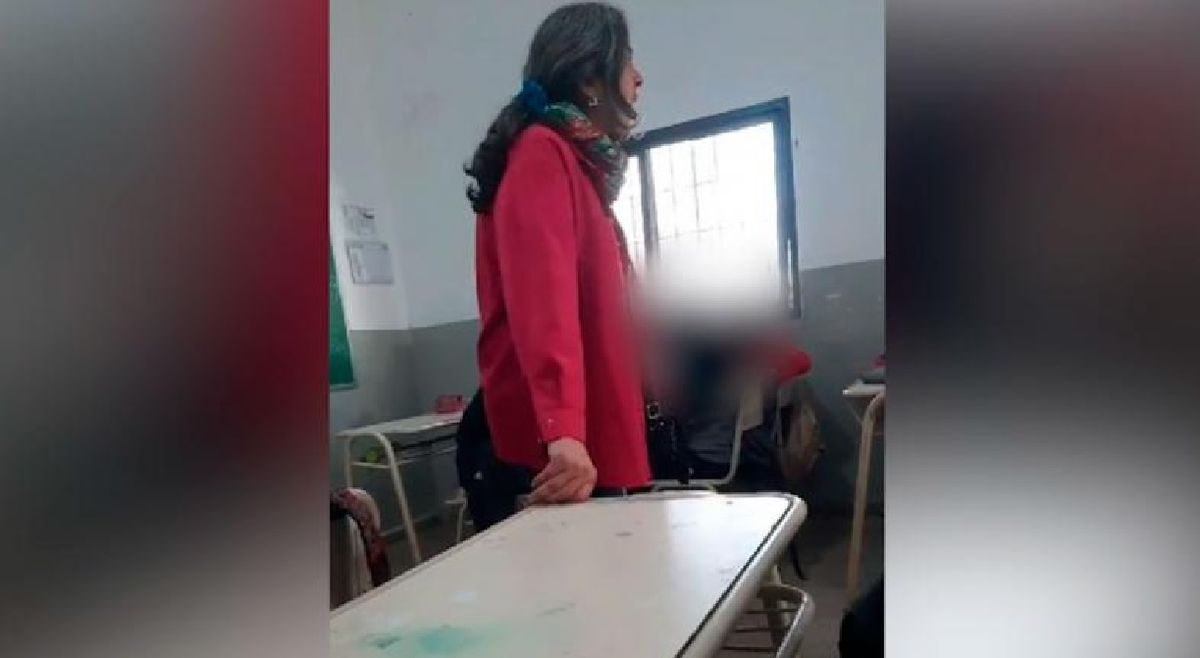 Una docente insultó a sus alumnos por haber votado a Milei y generó polémica: Es una mier...