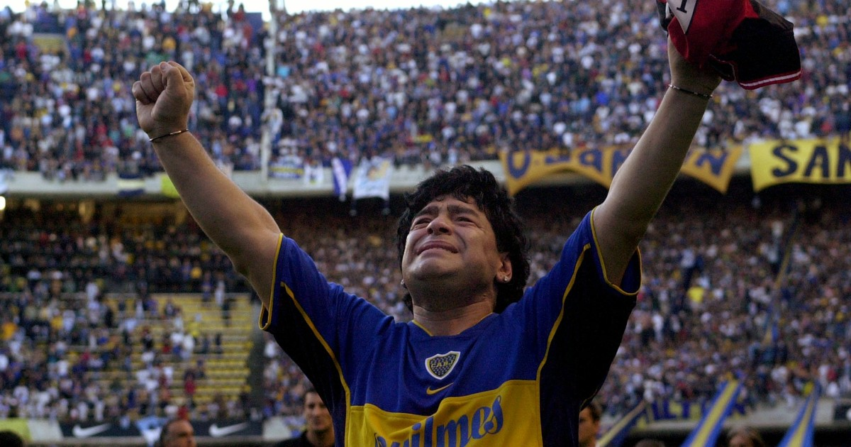 A 2 años Diego Maradona se despide del fútbol profesional con un partido amistoso en La Bombonera
