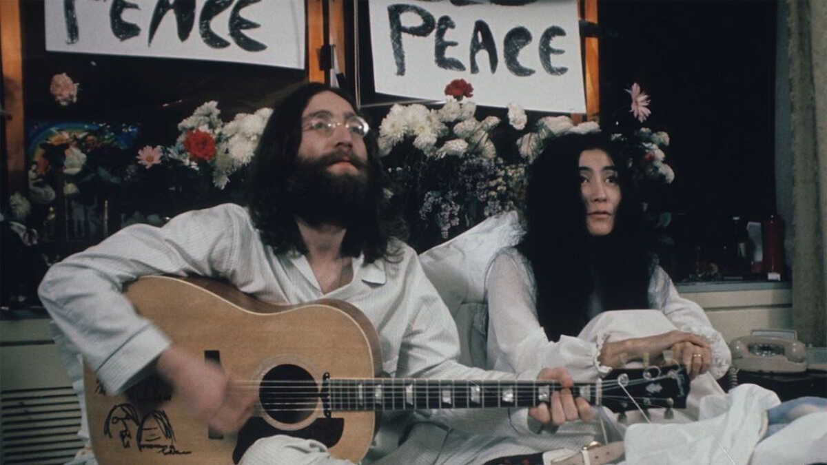 John Lennon y Yoko Ono grabaron un video previo a su aparición pidiendo por la paz en Montreal y las imágenes se difundieron en las últimas horas.   