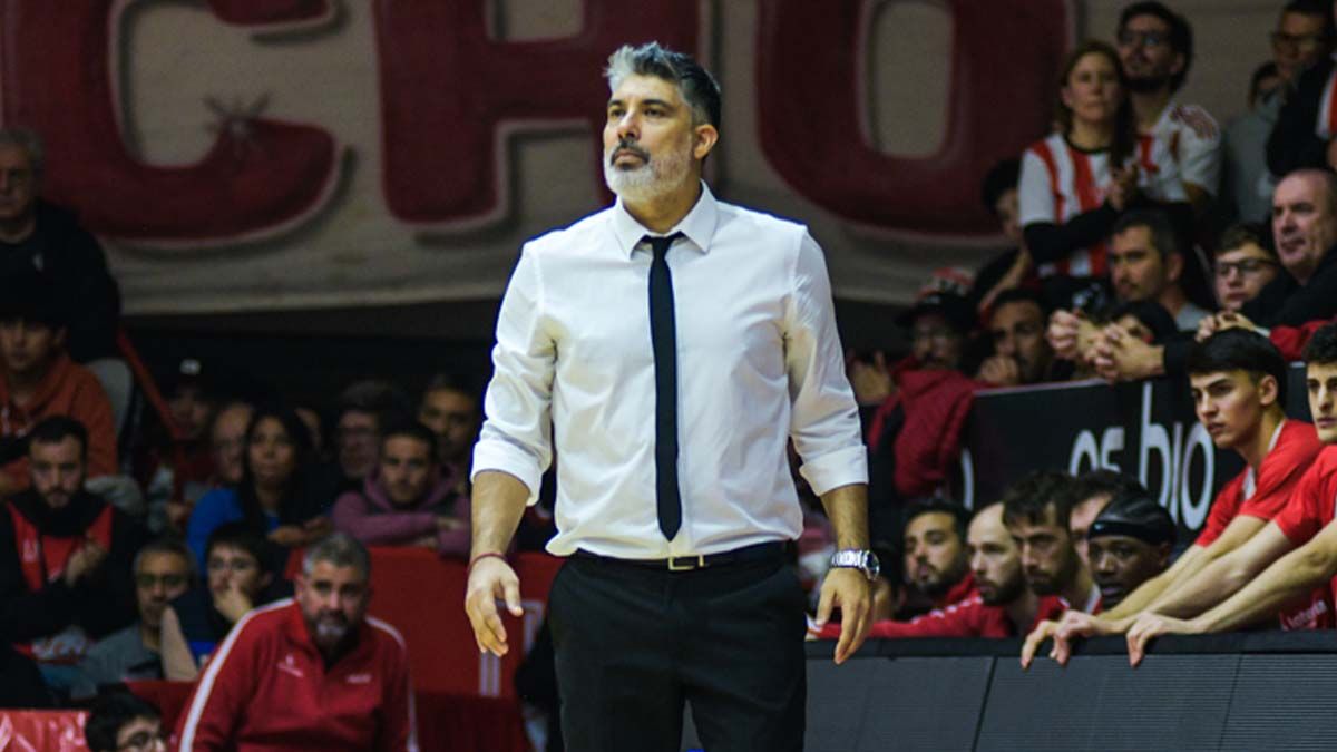 Lucas Victoriano dejó de ser el director de Instituto, tras un paso muy exitoso que comenzó en 2021 y se lleva un título y tres finales de Liga Nacional de Básquet disputadas. Lucas Victoriano dejó de ser el director de Instituto, tras un paso muy exitoso que comenzó en 2021 y se lleva un título y tres finales de Liga Nacional de Básquet disputadas.