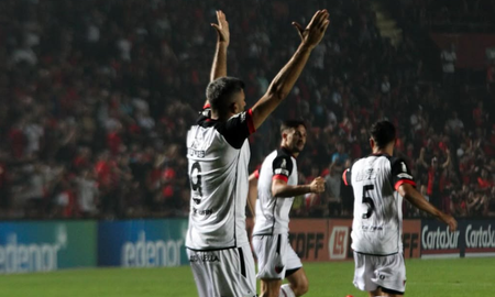 Colón le ganó a Chaco For Ever y es el único puntero de su zona en la Primera Nacional Colón le ganó a Chaco For Ever y es el único puntero de su zona en la Primera Nacional