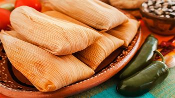 Sin harina ni manteca: cómo hacer unos tamales épicos con pocos ingredientes