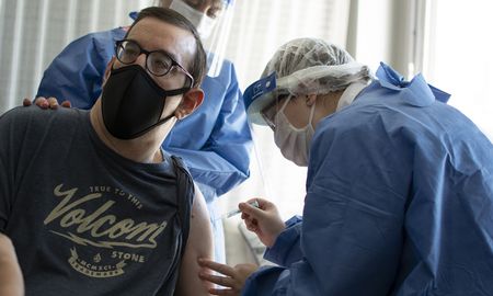 Ya fue vacunado contra el covid-19 el 71.3% de las personas con discapacidad en toda la provincia. Ya fue vacunado contra el covid-19 el 71.3% de las personas con discapacidad en toda la provincia.