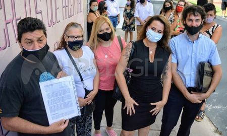 La familia de Carlos Bocacha Orellano presentó un proyecto para que el boliche Ming se convierta en un centro cultural y espacio de concientización sobre la discriminación y violencia institucional. La familia de Carlos Bocacha Orellano presentó un proyecto para que el boliche Ming se convierta en un centro cultural y espacio de concientización sobre la discriminación y violencia institucional.