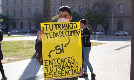 Comerciantes, dueños de gimnasios y peluquerías habían protestado el lunes en plaza de Mayo Comerciantes, dueños de gimnasios y peluquerías habían protestado el lunes en plaza de Mayo