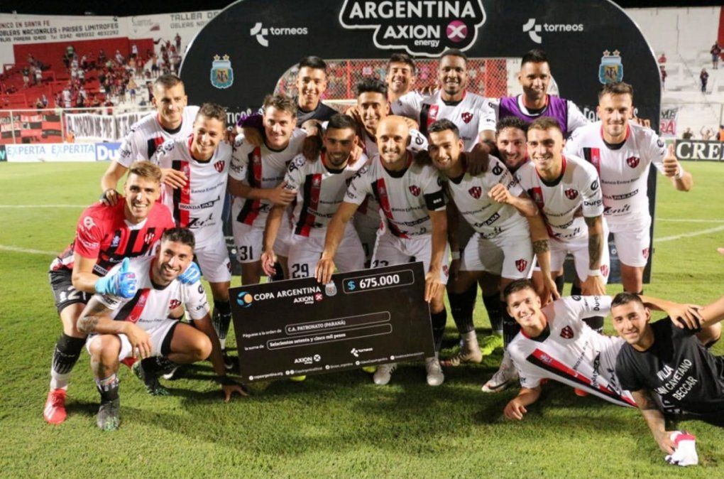 Patronato le ganó por penales a Instituto y clasificó