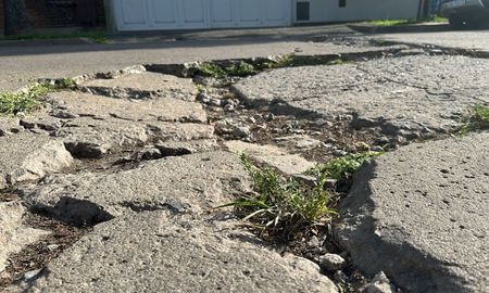 Así se encuentra calle J.M. Zuviría al 2900 en barrio Escalante. Así se encuentra calle J.M. Zuviría al 2900 en barrio Escalante.