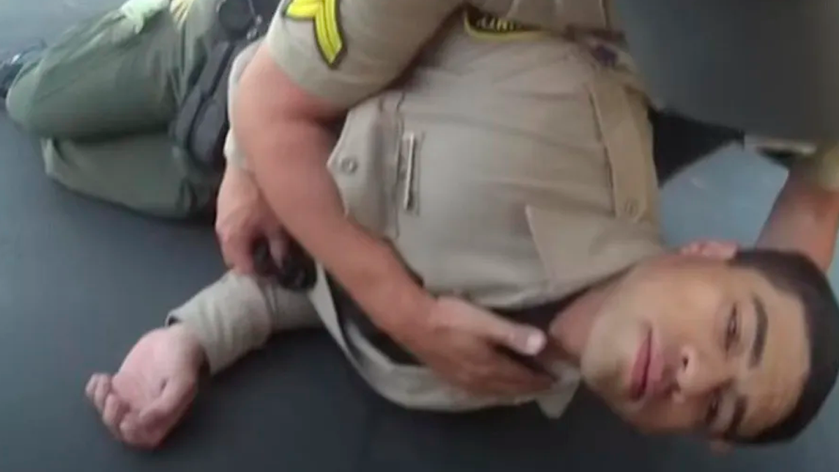 Sólo unos pocos gramos de fentanilo pueden absorberse a través del cuerpo y provocar insuficiencia respiratoria e incluso la muerte