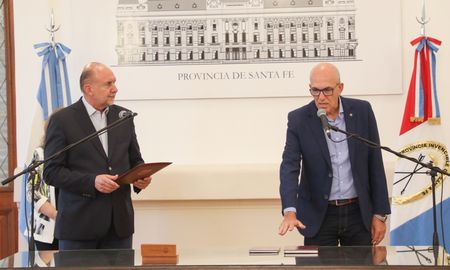 Víctor Debloc, nuevo ministro de Educación de Santa Fe. Víctor Debloc, nuevo ministro de Educación de Santa Fe.