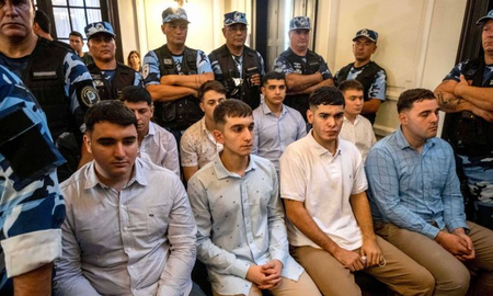 Los rugbiers condenados por el crimen de Báez Sosa estudian carreras universitarias desde prisión. Los rugbiers condenados por el crimen de Báez Sosa estudian carreras universitarias desde prisión.