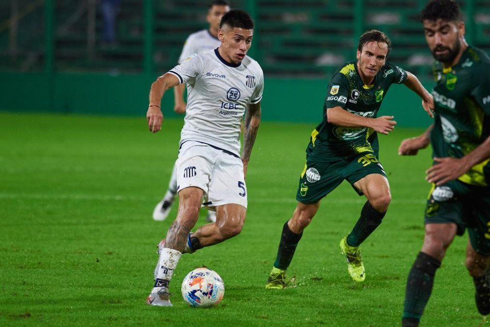 Defensa y Talleres igualaron 2 a 2