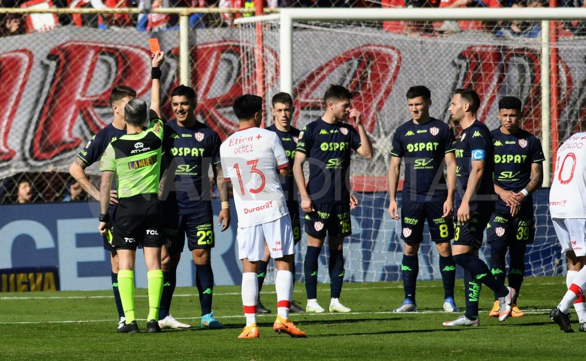 Club Atlético Unión recibe a Huracán por el Torneo de la Liga Profesional.