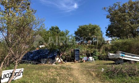 Tras la usurpación los vecinos y la comunidad en general no pueden ingresar a la playa. Tras la usurpación los vecinos y la comunidad en general no pueden ingresar a la playa.