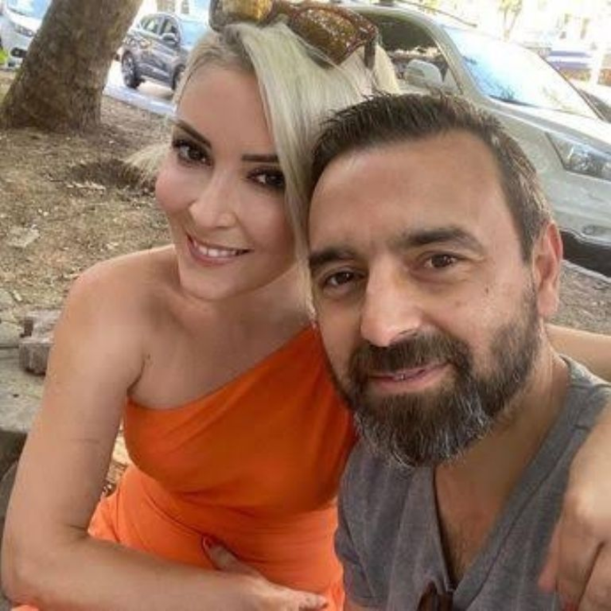 Yesim tuvo lesiones muy graves, fueron 30 metros de caída libre, de las cuales no pudo reponerse y murió de camino al hospital. Yesim tuvo lesiones muy graves, fueron 30 metros de caída libre, de las cuales no pudo reponerse y murió de camino al hospital.