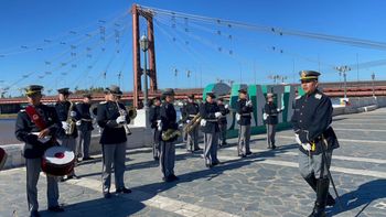 Día del Himno Nacional: emotivo homenaje de veteranos y alumnos del Liceo Militar