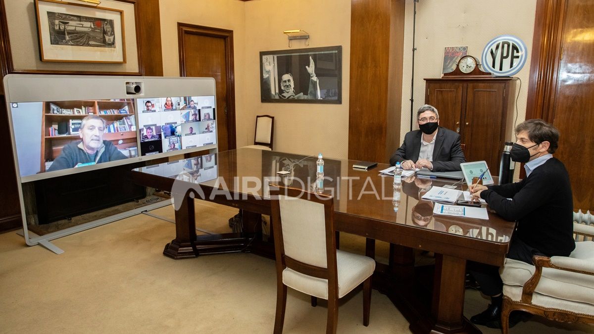 El ministro de Desarrollo Agrario de Buenos Aires, Javier Rodríguez, junto al gobernador Axel Kicillof.