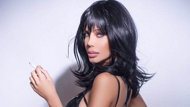 Charlotte Caniggia tildó a Mauricio Macri de “malísimo” y a Cristina de “ladrona”